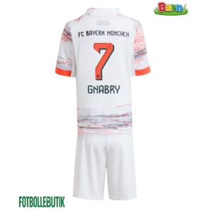 Bayern Munich Serge Gnabry #7 Bortaställ Barn 2025-26 Kortärmad (+ Korta byxor)